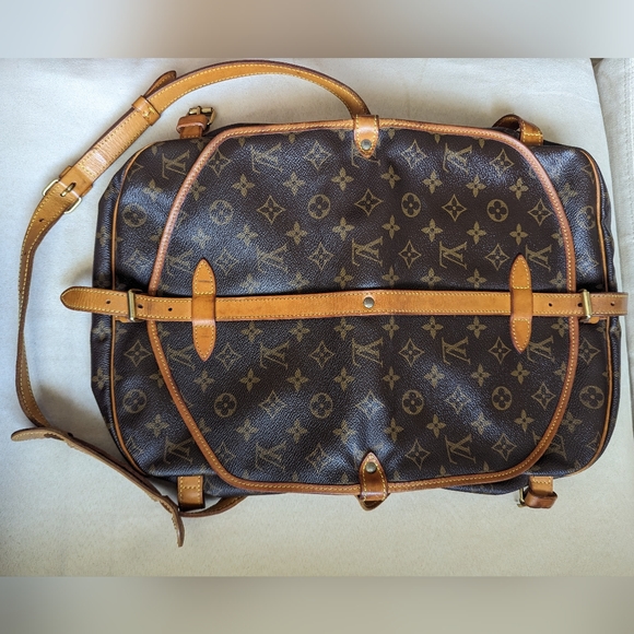 Louis Vuitton Brown Saumur Monogram 30 Canvas Crossbody Bag - Picture 7 of 12